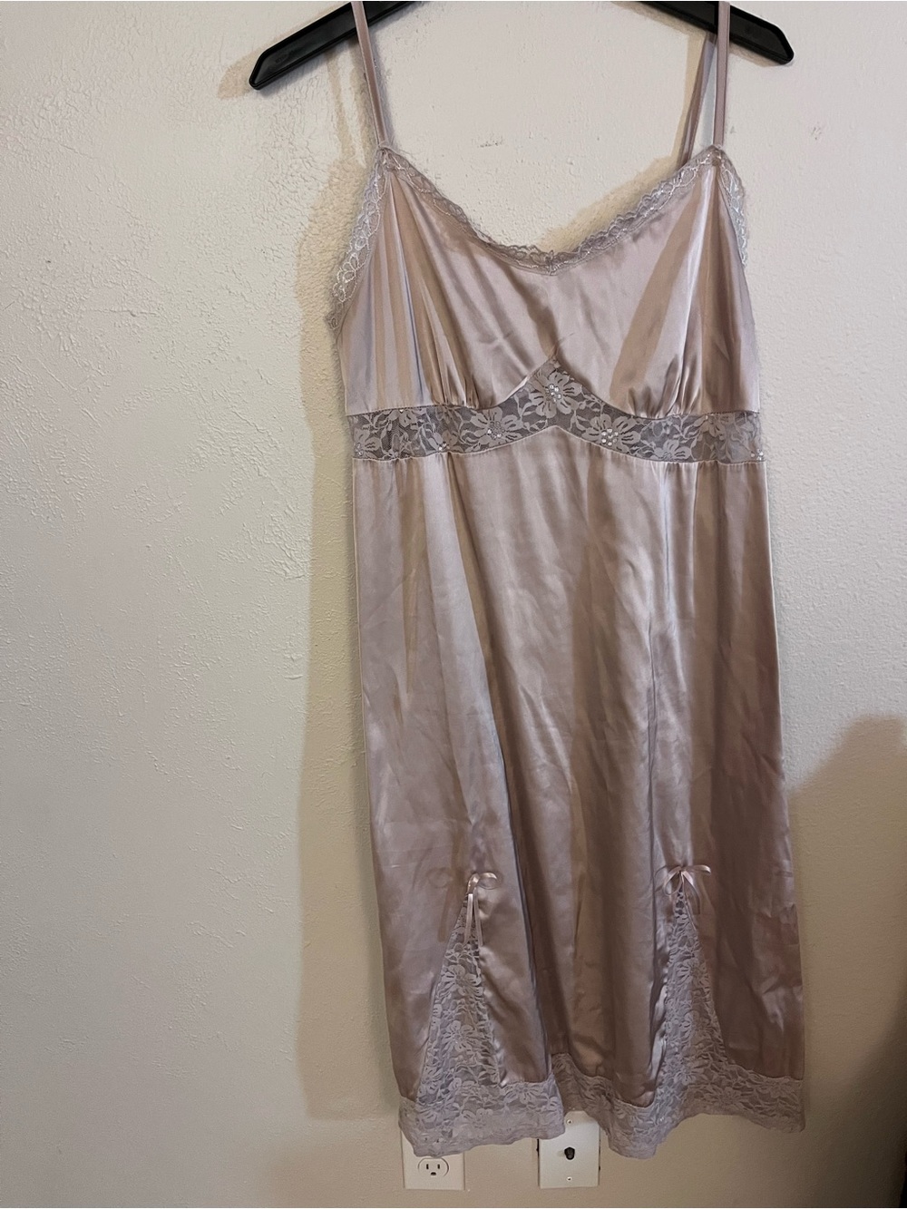 Belle Pogue women’s lace pink slip satin night time dress size XL